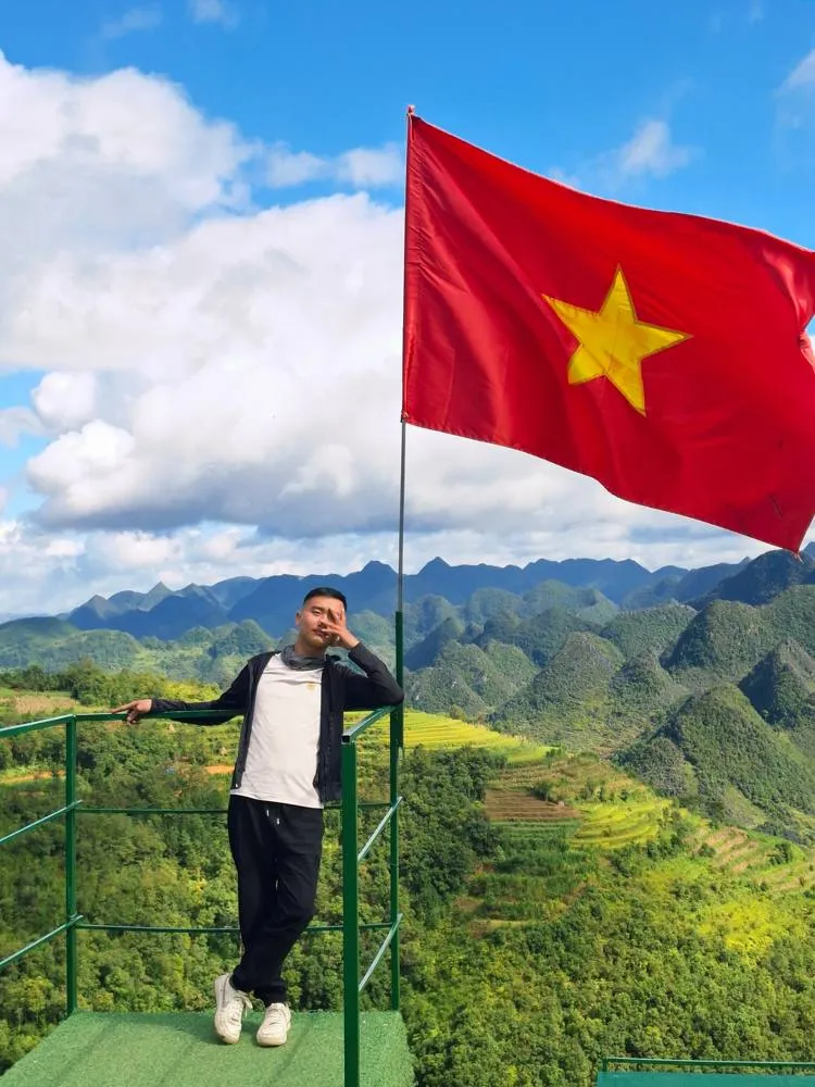 Our local guide on a Ha Giang viewpoint