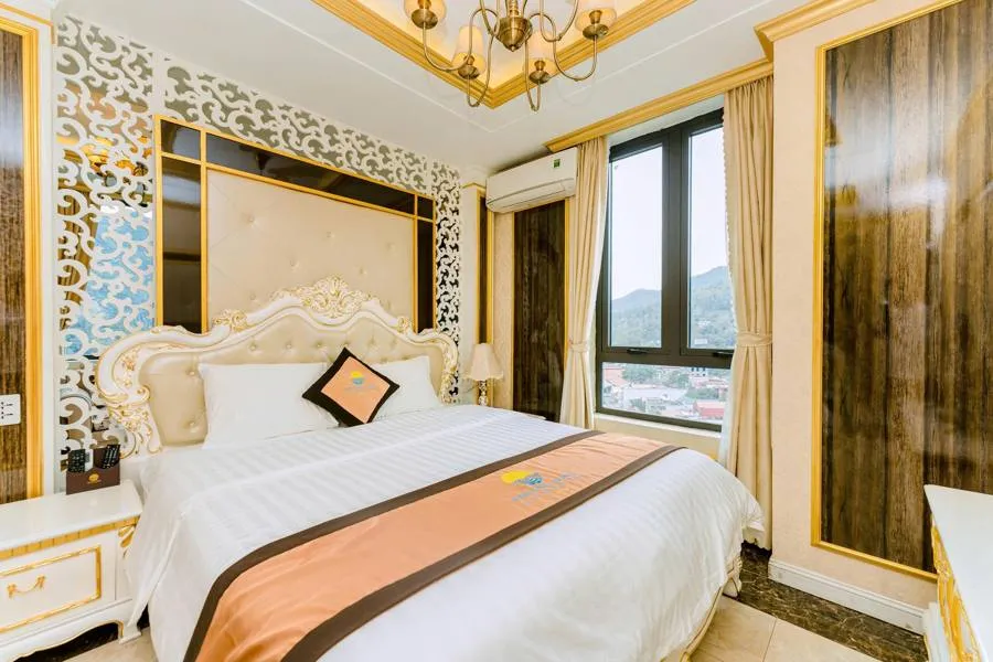 Deluxe double room with mountain view
