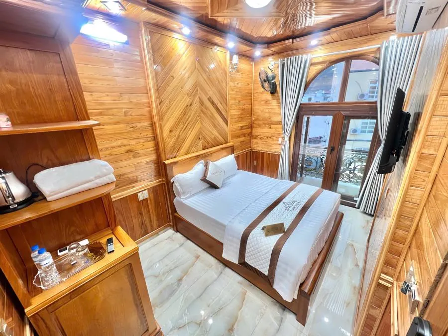 Cosy wooden double room